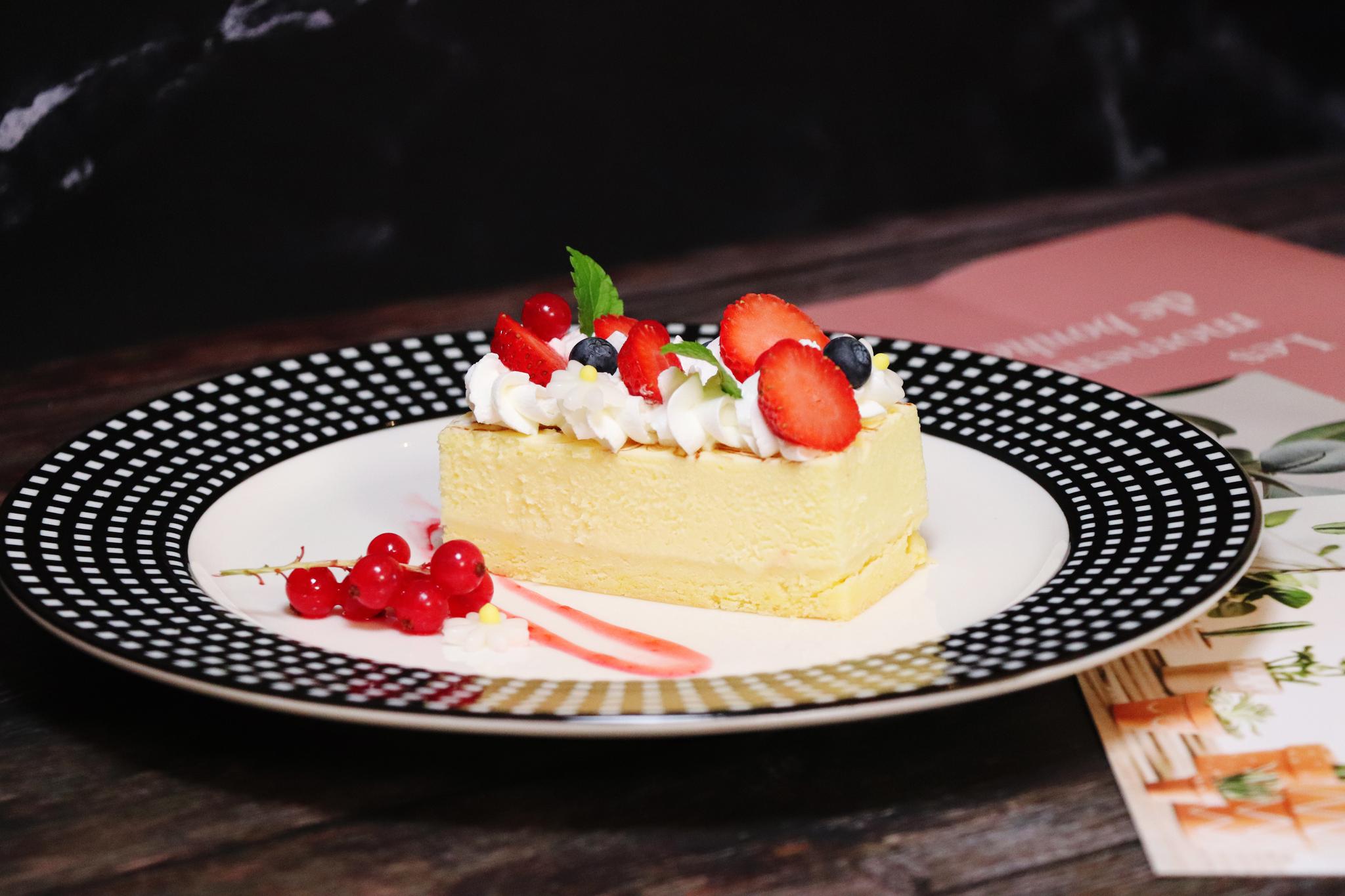 /images/delicate-desserts2.jpg