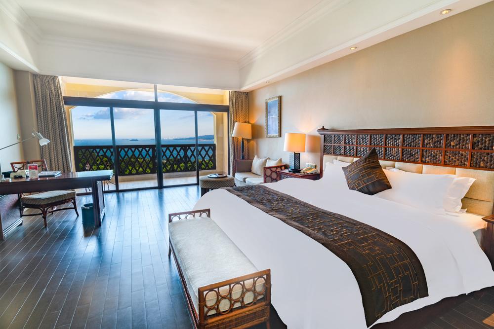 Deluxe Sea View King Bed / Double Bed room