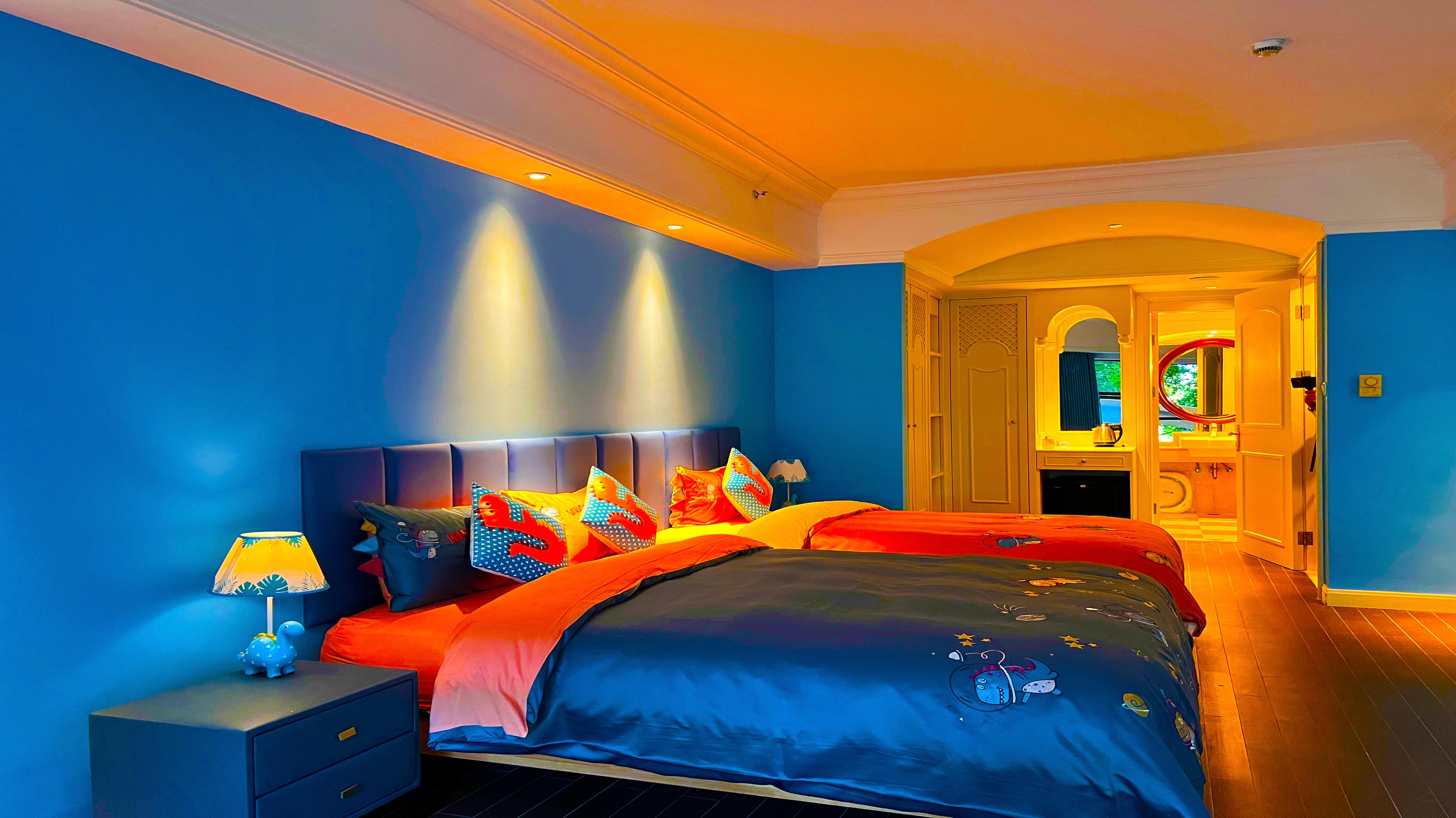 Duplex Family Parent-Child Suite